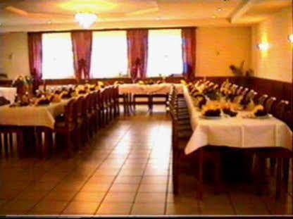 Hotel Restaurant Zur Krone 오베르술 외부 사진